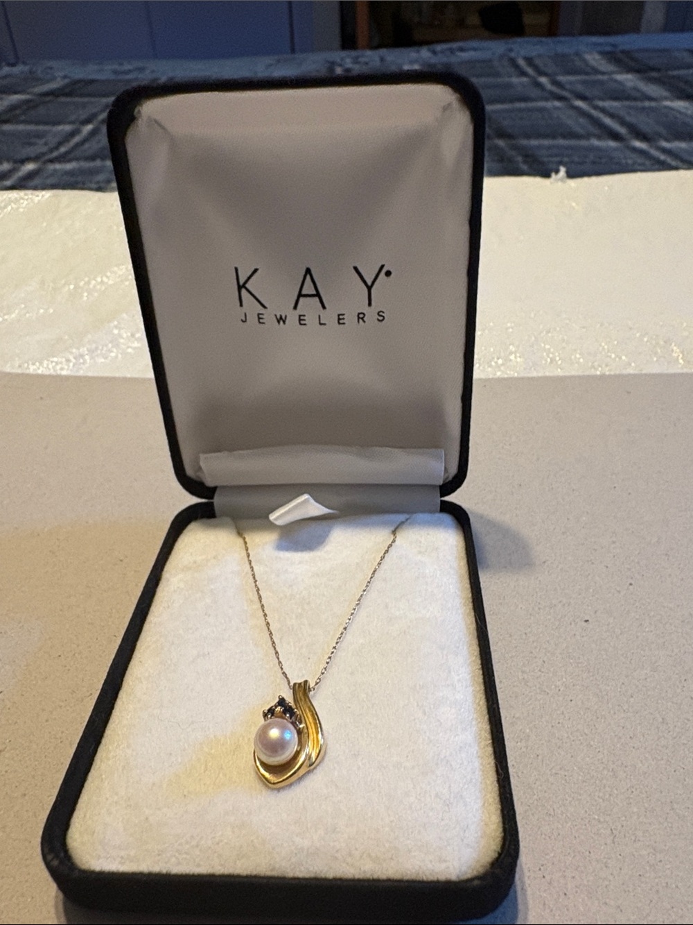 Kay Jewelers Gold Pearl Drop Necklace with White Pearl & 3 sapphires
